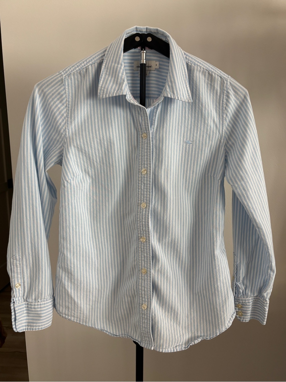Vineyard Vines Blue & White Striped Oxford Shirt – Size 6